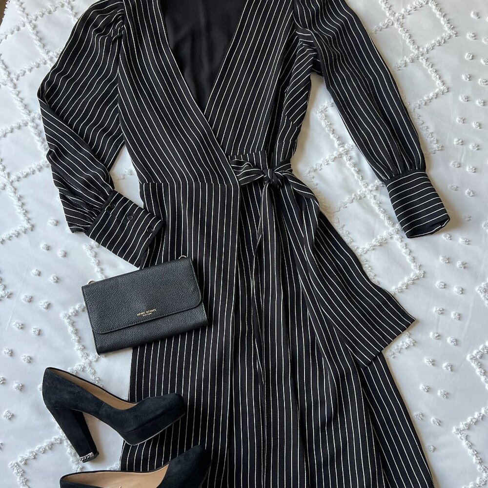 Max Studio Long sleeve V-neck midi wrap dress Size Medium
